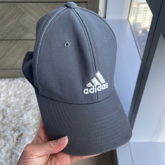 Adidas CAP 🧢 - Picture 3 of 4